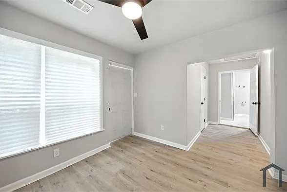 594 Robert Henry St — Photo 31