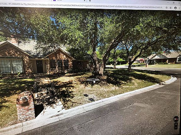 2nd image of 5005 Lake View Cir