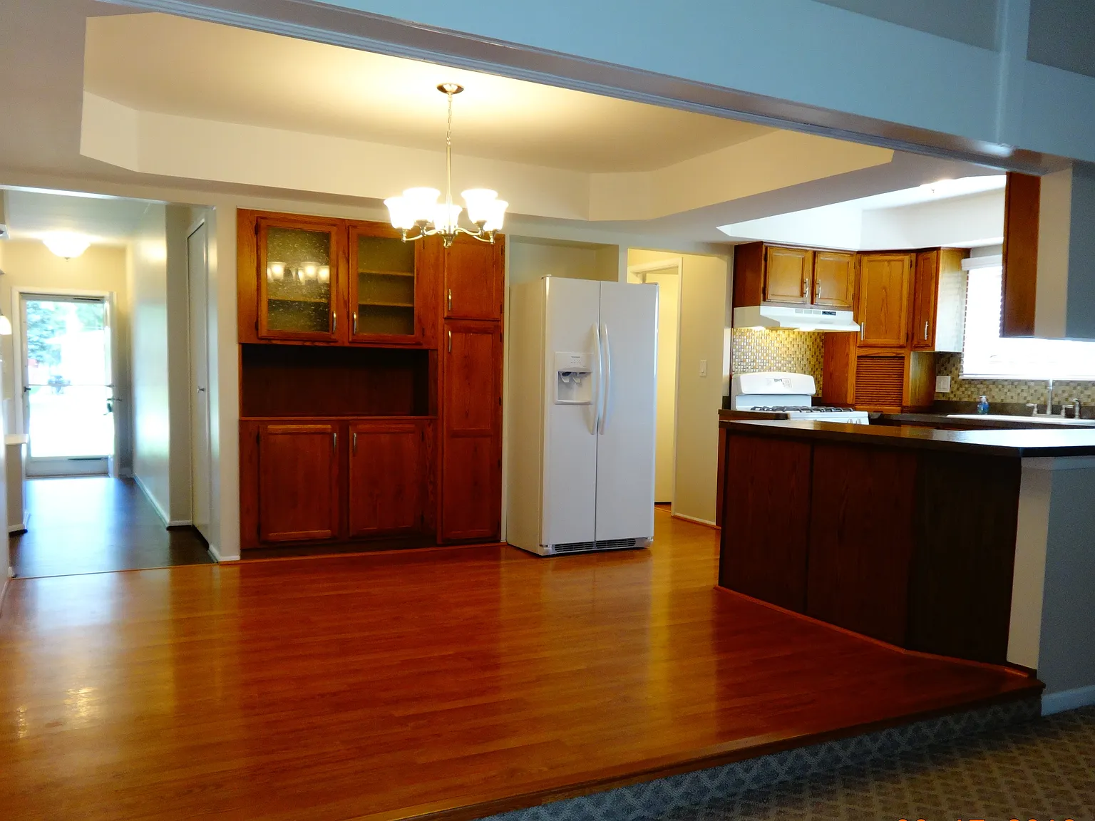 3 bed, 1.5 bath, 1500 sqft, $2,225 — Photo 2