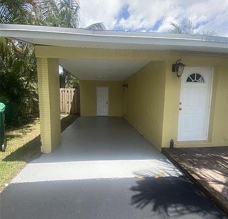 3rd image of 4843 SW 19th St