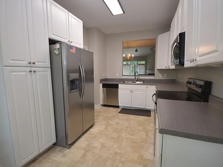 3319 Philmont Dr — Photo 4