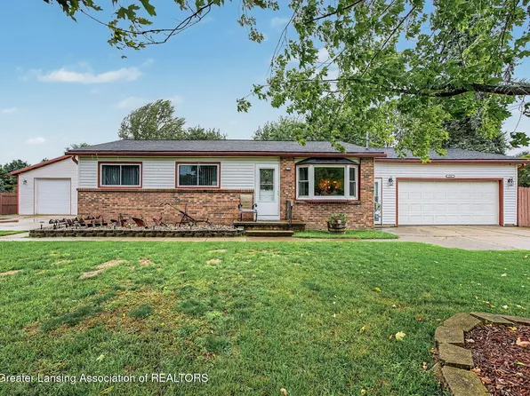 2347 Westover Dr, Ionia, MI 48846