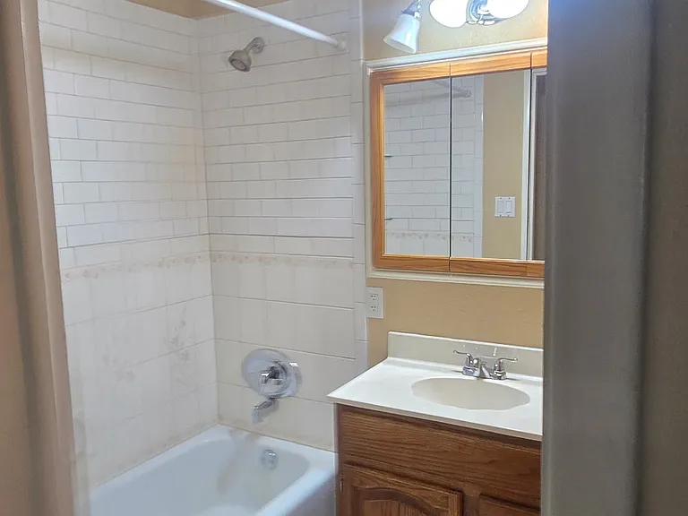 234 E 1050 N — Photo 18