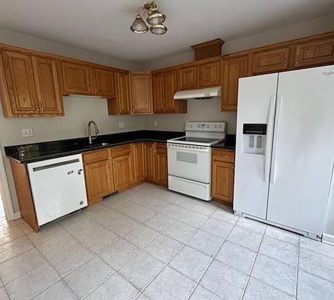 2nd image of 1541 Highland Ave #H