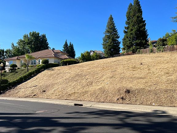 4th image of 102 Black Gold Ln
