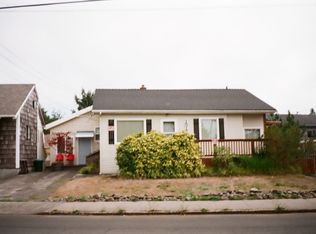 1517 N Holladay Dr, Seaside, OR 97138