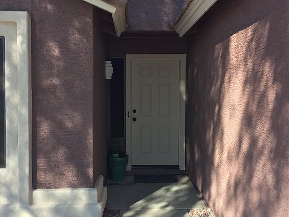 3rd image of 1083 N Agave St