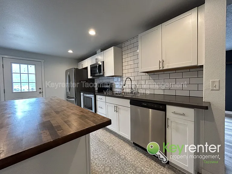 2018 E 35th St — Photo 12