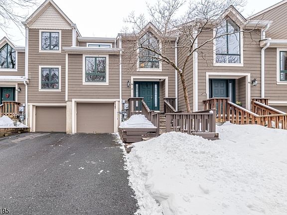 3rd image of 44 Mill Pond Rd #44