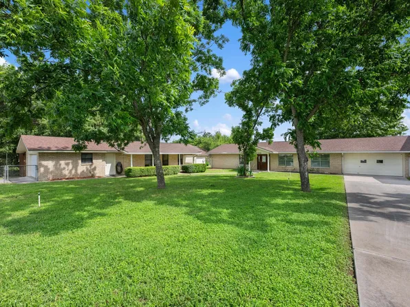 3308 River Oaks Dr, Kingsland, TX 78639