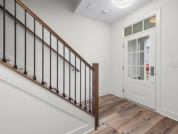 3rd image of 109 Parkerwood Ln