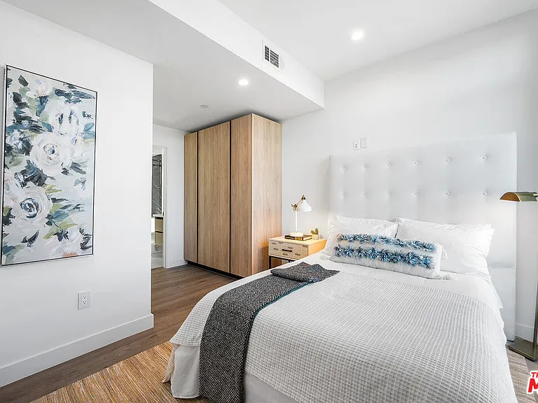 1016 N Martel Ave #Townhouse 108 — Photo 15