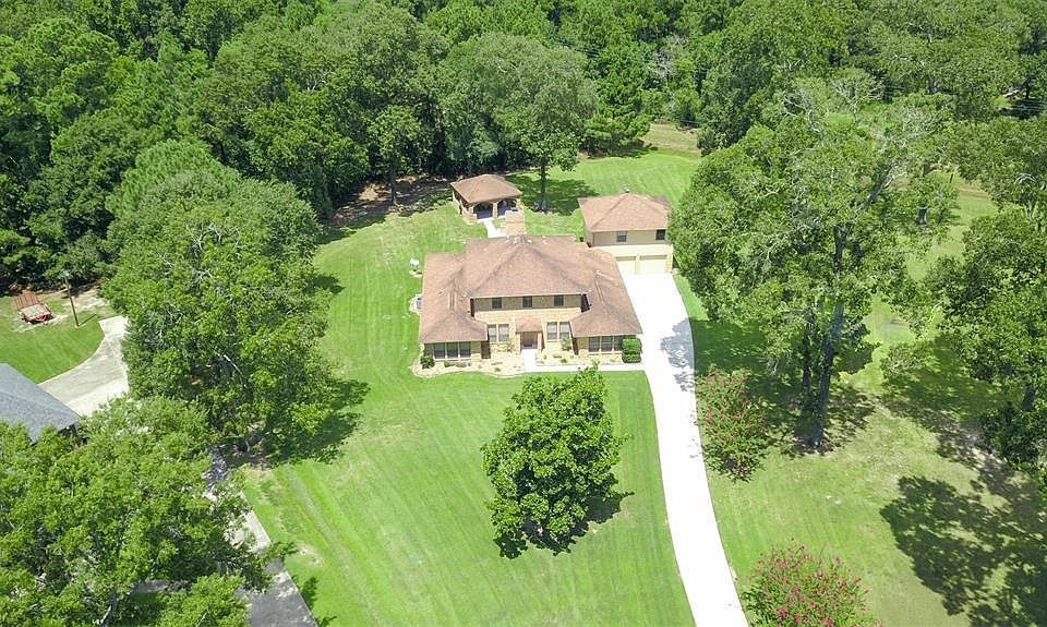 Aerial photo of this beautifully maintained property.