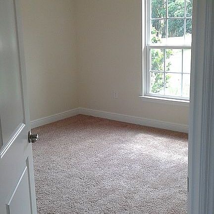 5th image of 807 Chelsea Ave