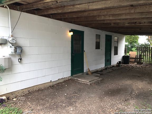 4th image of 3046 Kiowa St