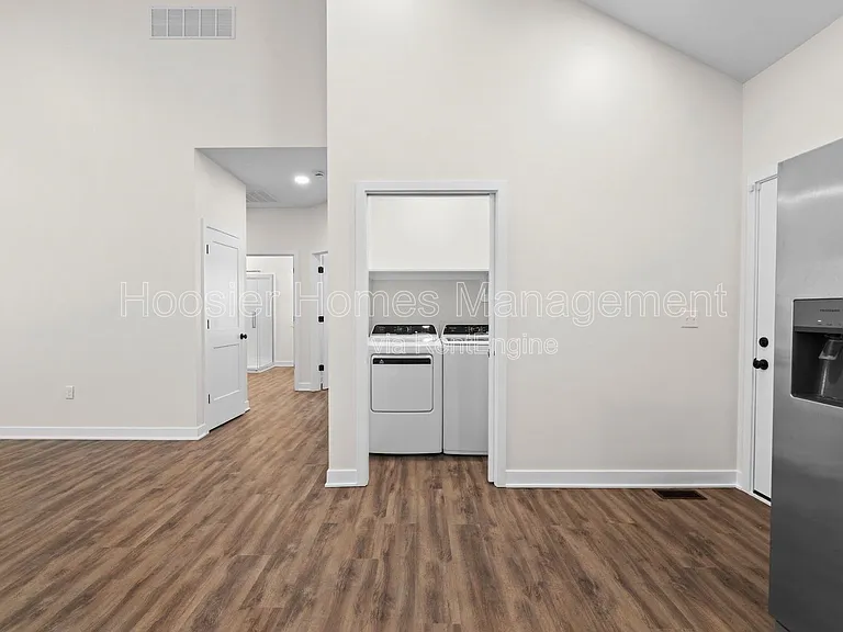 4448 Evanston Ave #B — Photo 4