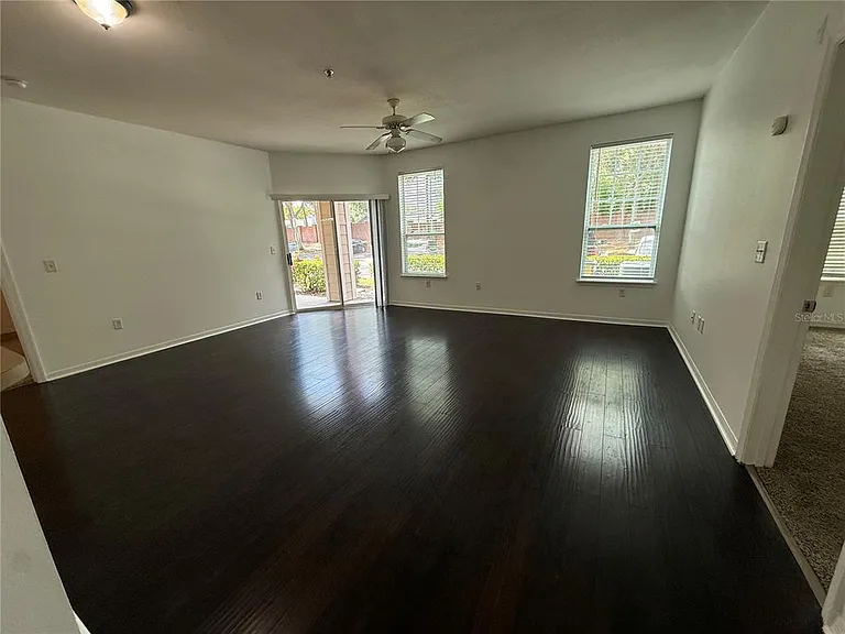2015 Erving Cir #102 — Photo 2