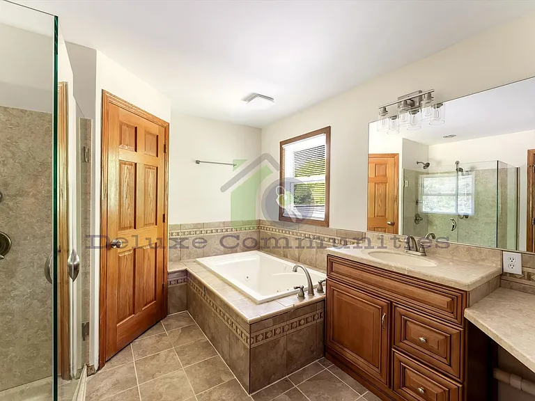 2660 Blackberry Ln NE — Photo 29