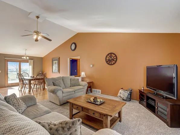 1401 Timber Ridge Trl, Watertown, WI 53098