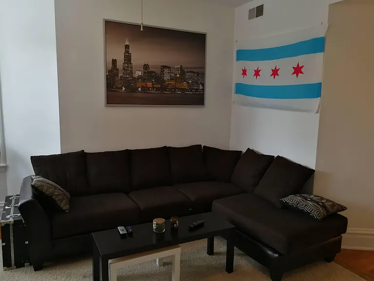 3209 N Oakley Ave #2 — Photo 4
