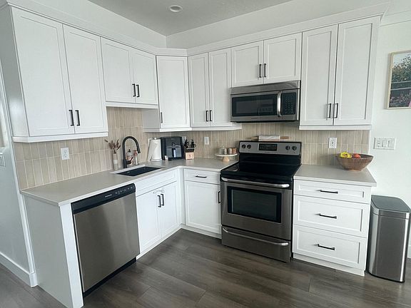 4th image of 6152 W Lake Ave