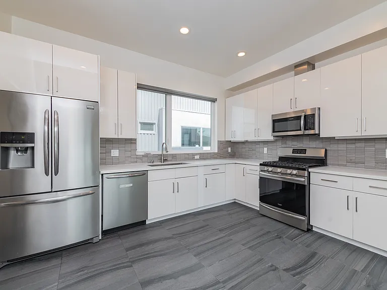 6016 W Beachwood Ln — Photo 24