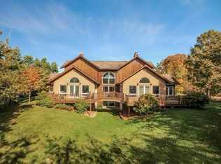 3960 Fleming Ridge Dr, Ann Arbor, MI 48105