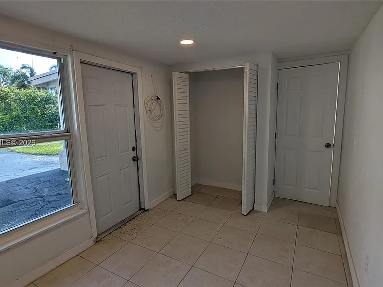 708 NE 4th St #1 — Photo 10
