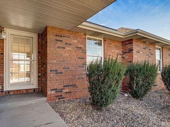 4th image of 1104 E Eagle Rock Drive