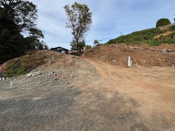 853 Cuaulta Cres, Colwood, BC V9C 3H3