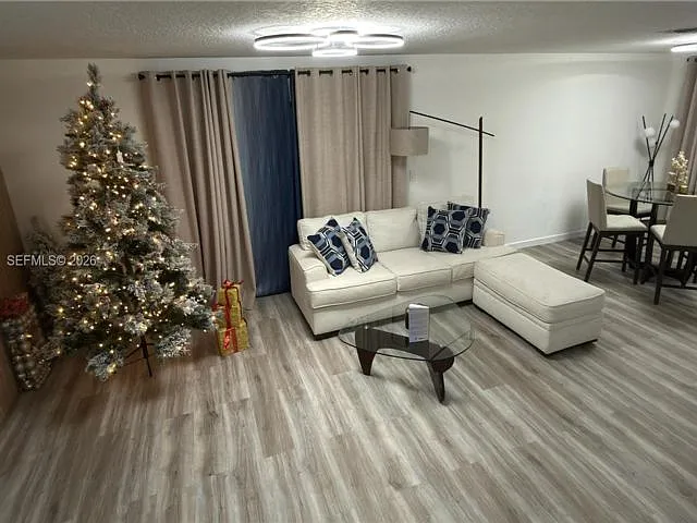 1001 SW 98th Ave — Photo 11