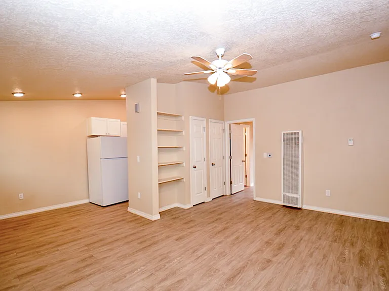 1313 Ortiz Dr SE #3 — Photo 7