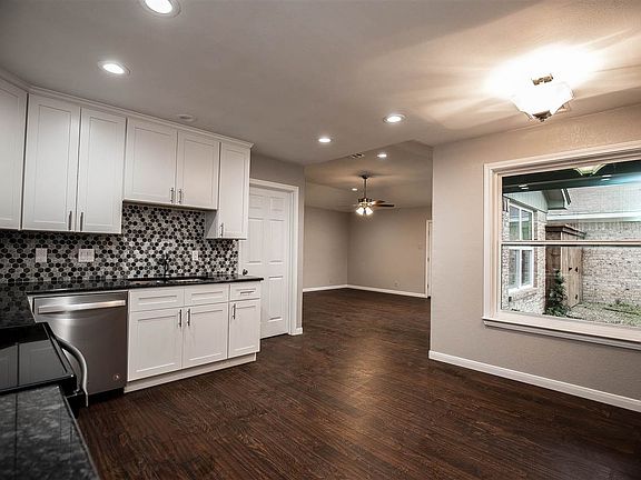 5th image of 1000 Chapel View Dr