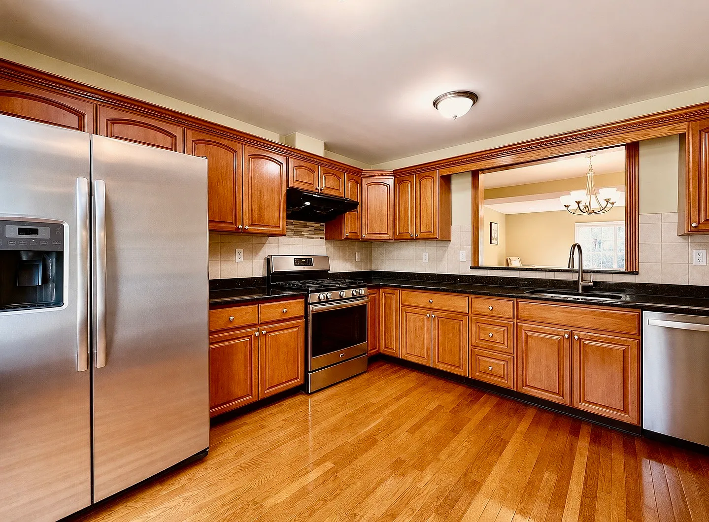 3 bed, 2.5 bath, 1936 sqft, $3,150 — Photo 4