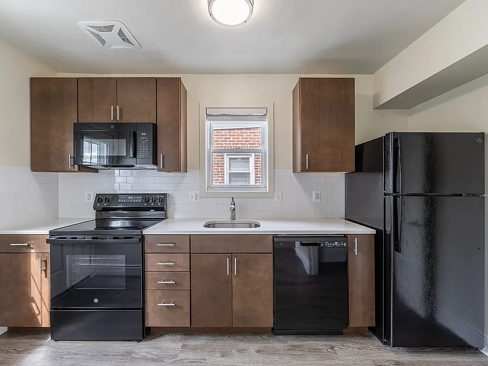 876 W Lancaster Ave #35