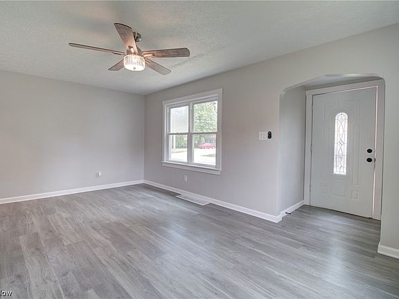 4th image of 222 Ohio Ave