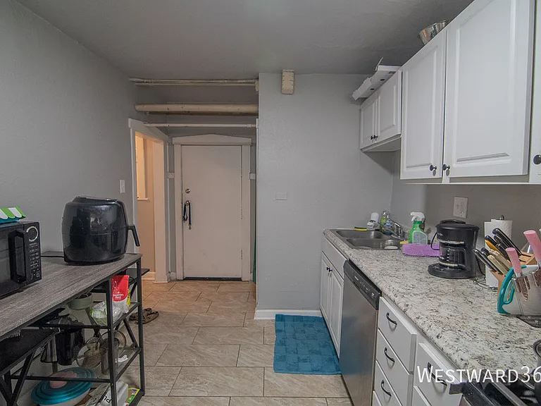 3821 W Wrightwood Ave #G — Photo 4