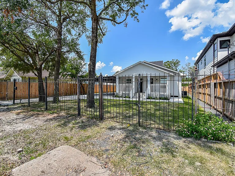 2509 Terry St #B — Photo 14