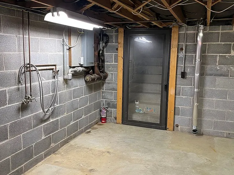 207 S Beech St — Photo 8