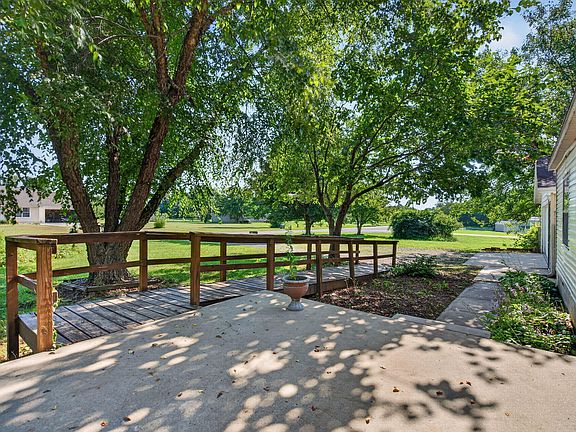 3rd image of 260 Wildhorse Road
