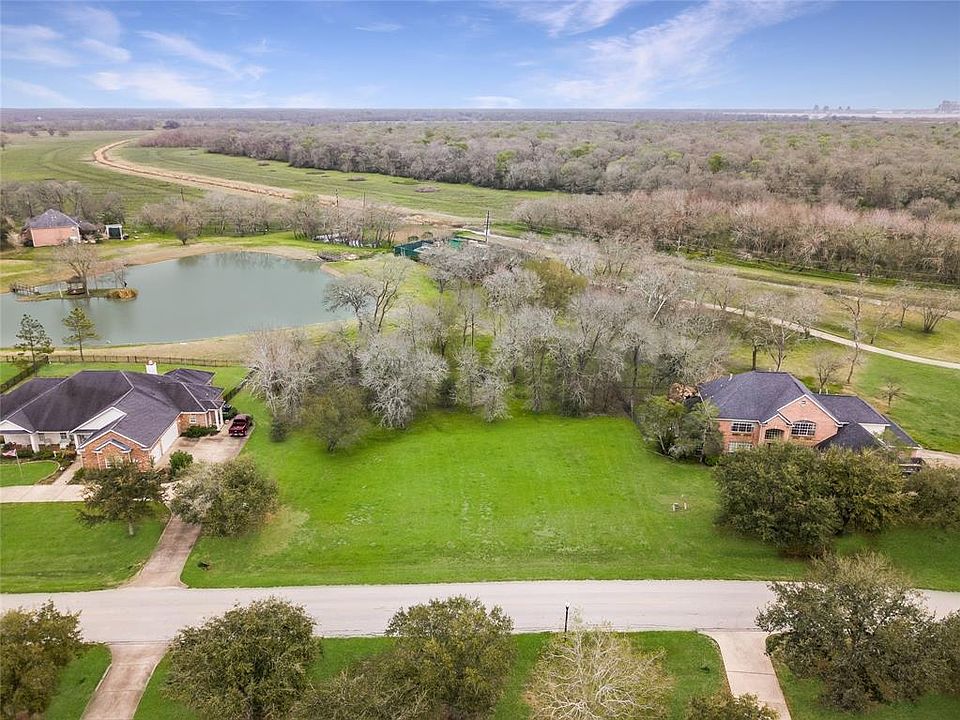 1st image of 9014 Royal Crest Ln