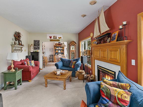 4th image of 2437 Palm Dale Dr SW