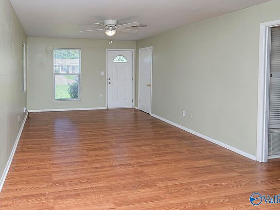 4th image of 2403 Yorkshire Dr SW