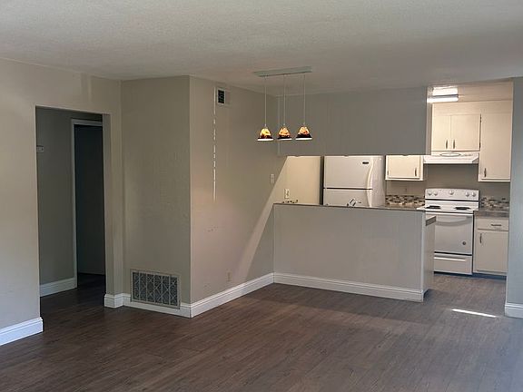 2nd image of 5129 Connecticut Dr APT 1