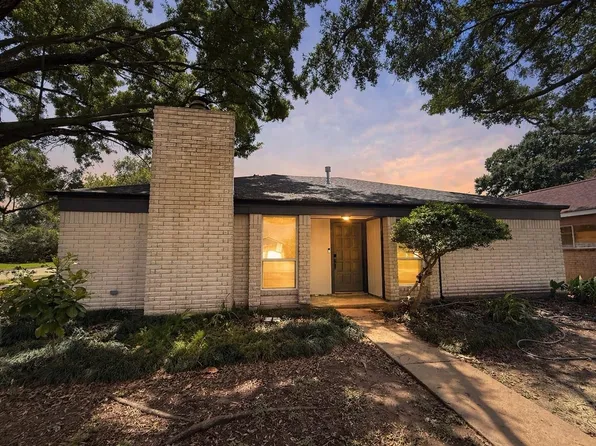 15826 Stonehaven Dr, Houston, TX 77059