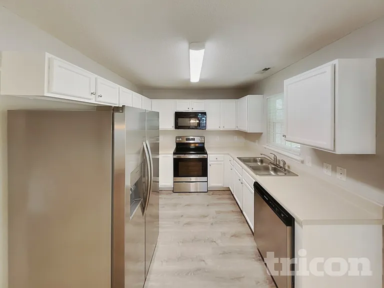 4828 Lighthouse Ct — Photo 5