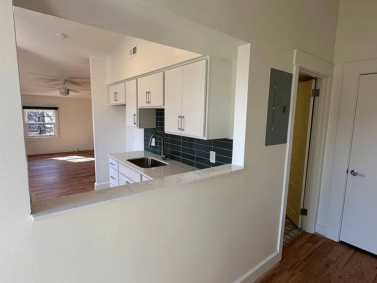 1329 Main St — Photo 6