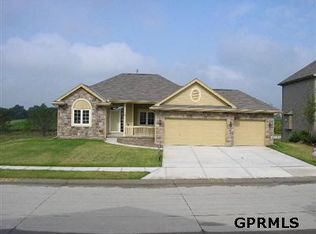 1214 S 197th St, Omaha, NE 68130