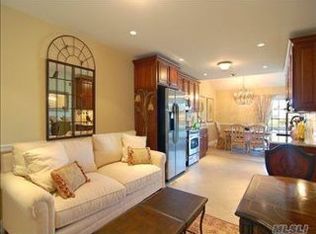 152 Ira Rd, Mount Sinai, NY 11766