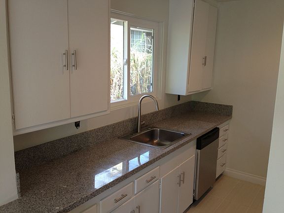 2nd image of 2222 N Cahuenga Blvd